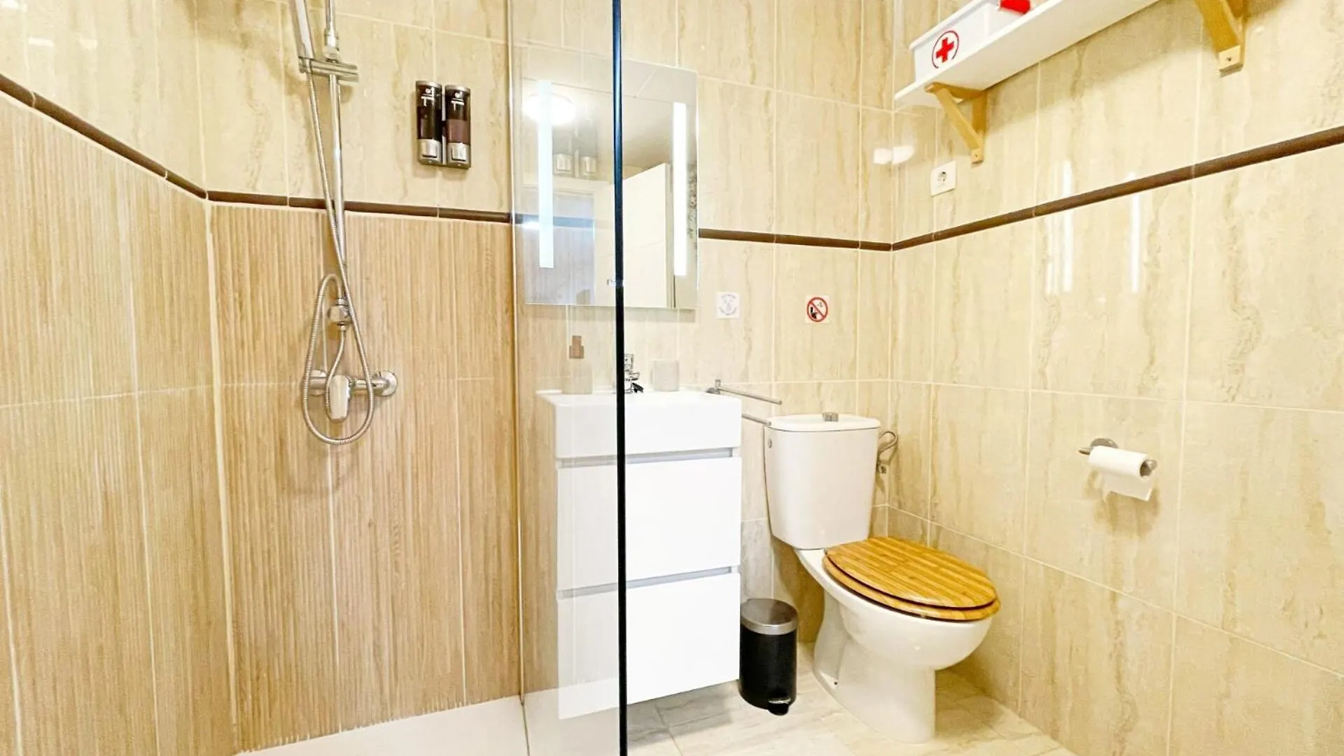 New Tropic Malaka Home Malaga 0*,  Spain